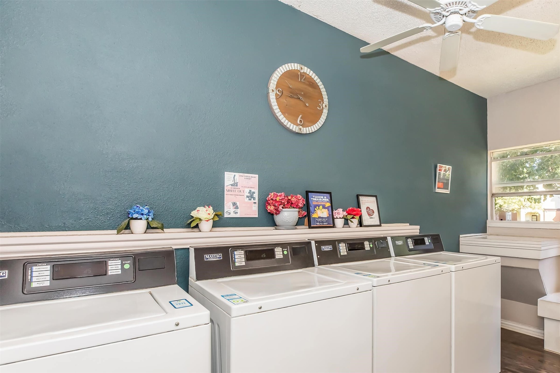 8301 Boat Club Road, Unit 715 Fort Worth, TX 76179 - Photo 38 of 44 a utility room with dryer and washer