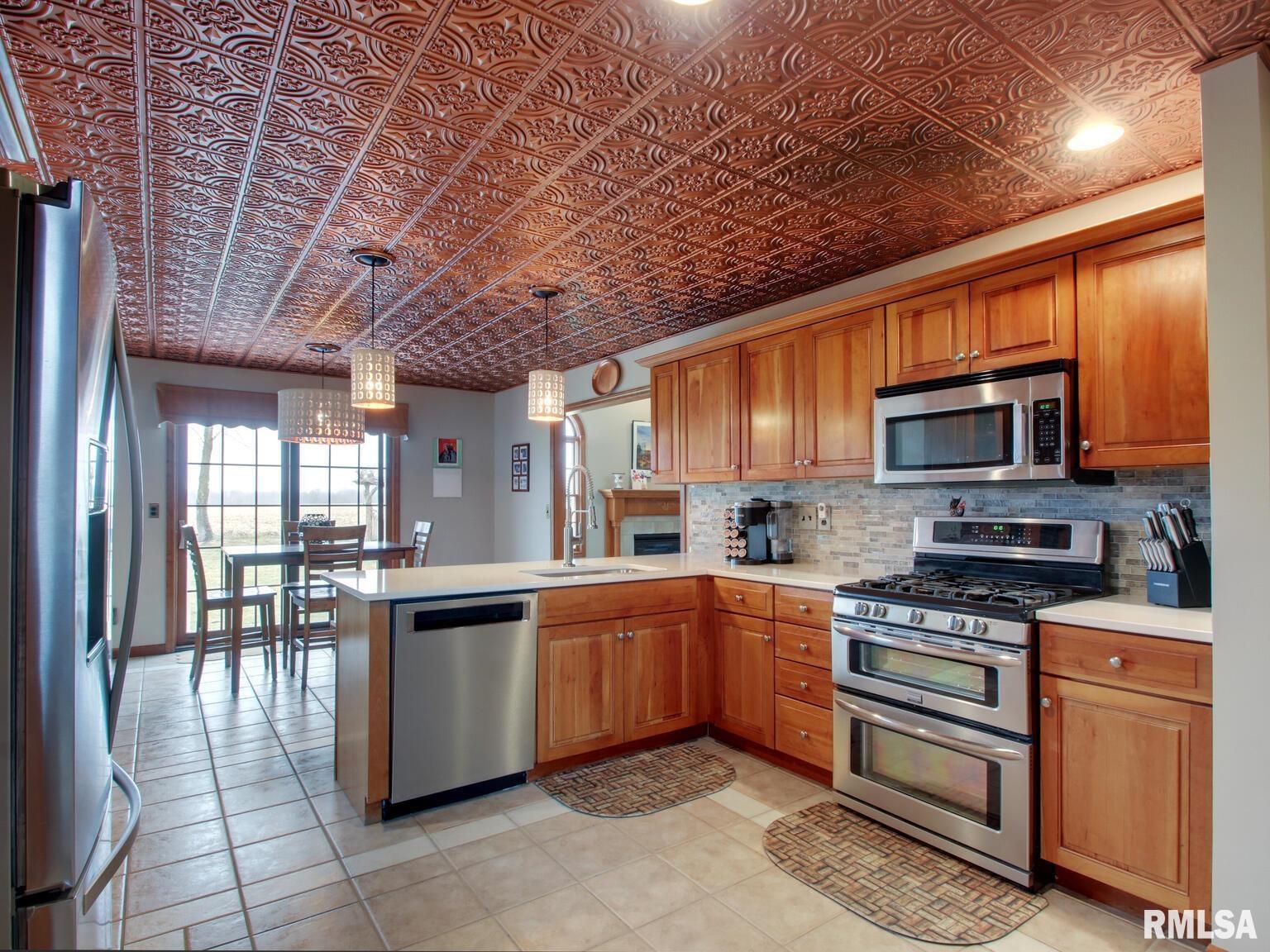 4729 Covington Lane Quincy, IL 62305 - Photo 4 of 31