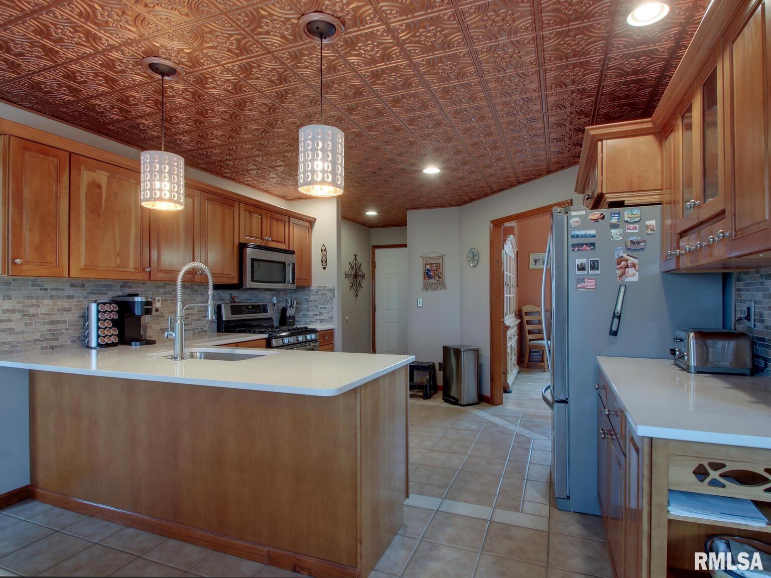 4729 Covington Lane Quincy, IL 62305 - Photo 5 of 31