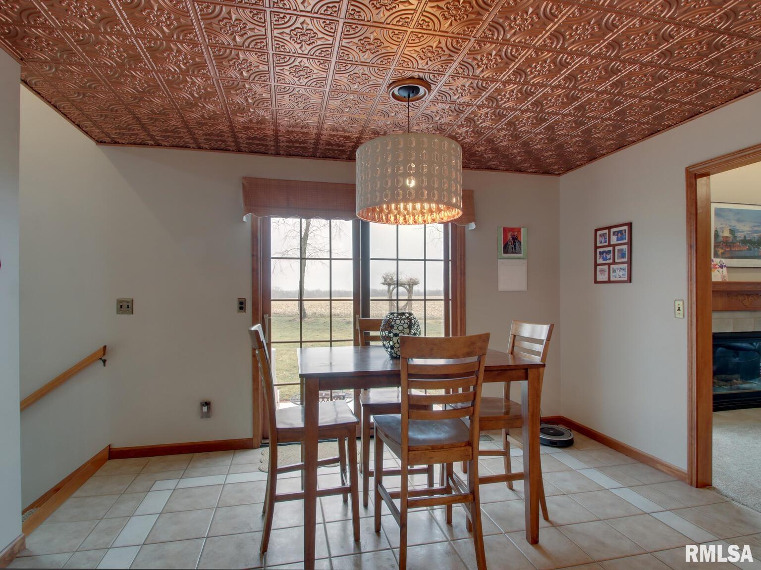 4729 Covington Lane Quincy, IL 62305 - Photo 7 of 31