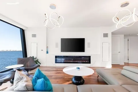 $6,700,000 | 300 Pier 4 Blvd., Unit 5C, Boston, MA 02210