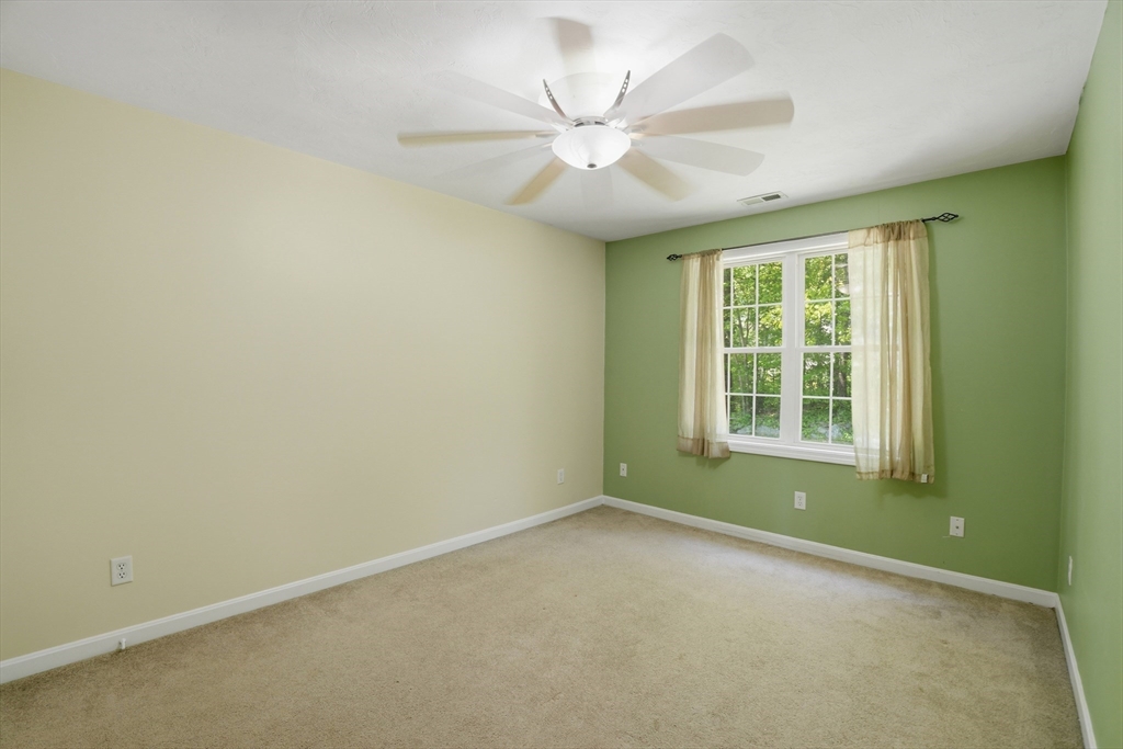 20 Duluth Street Worcester, MA 01604 - Photo 29 of 39