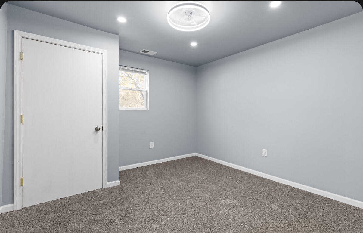 6344 West 25th Avenue Gary, IN 46406 - Photo 24 of 52 an empty room with a window