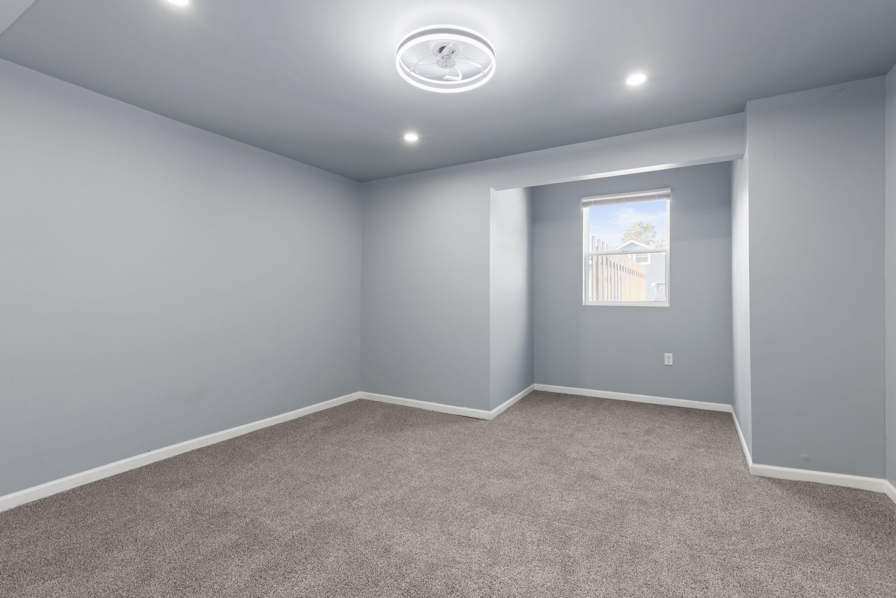 6344 West 25th Avenue Gary, IN 46406 - Photo 40 of 52 an empty room with a window