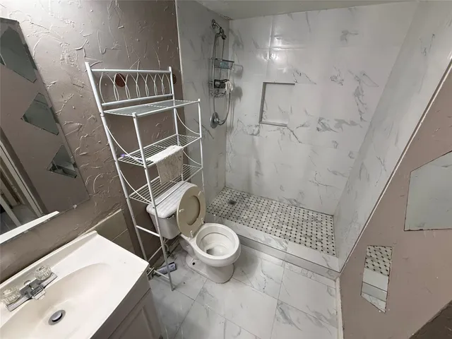 $1,100 | 10501 South Drive, Unit 283, Houston, TX 77099