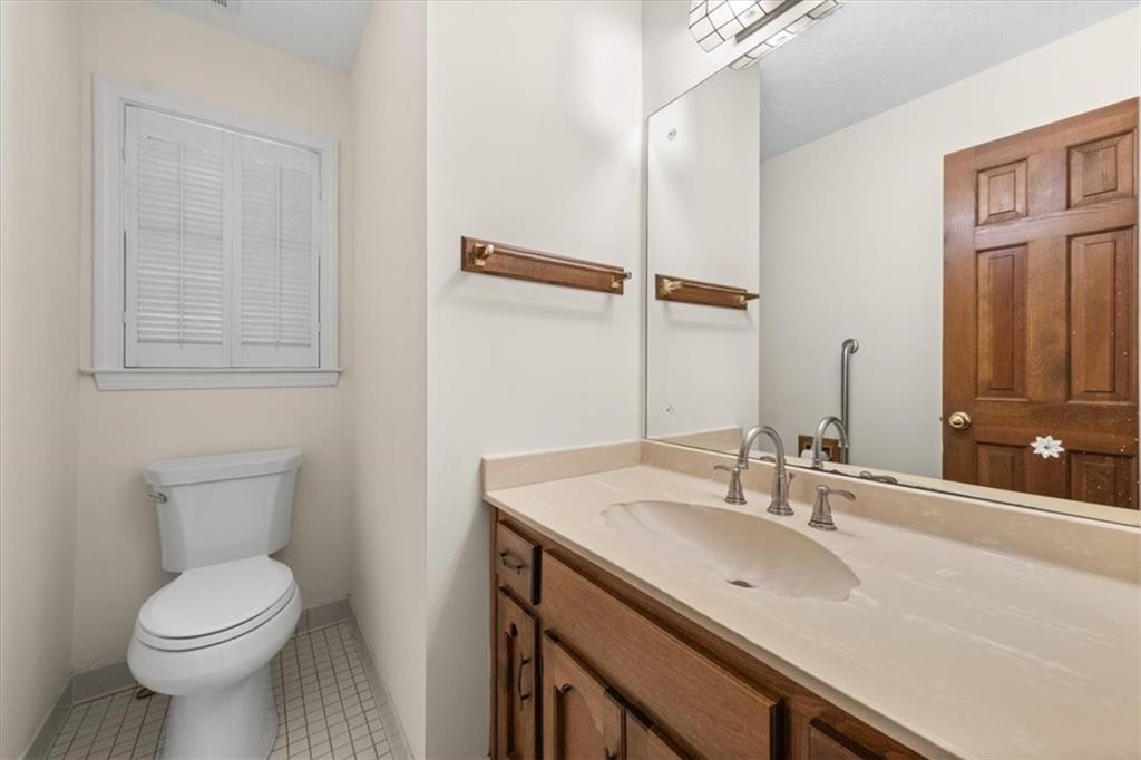 127 Roe Hampton Lane Southwest Stone Mountain, GA 30087 - Photo 15 of 51