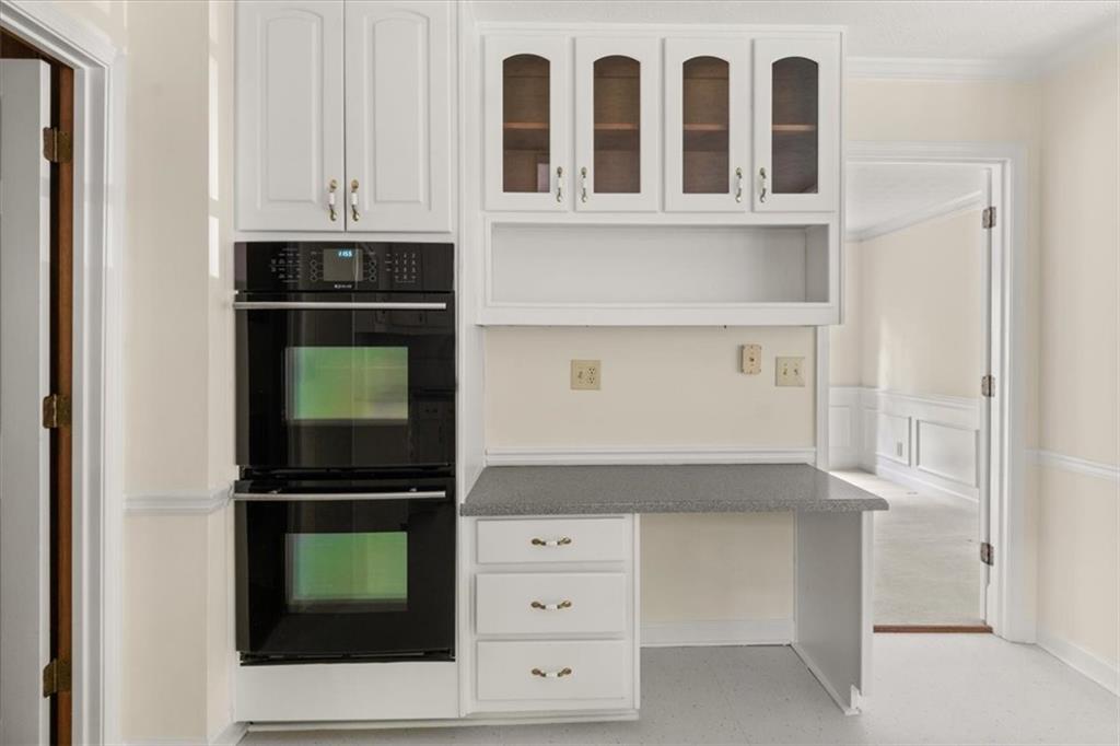 127 Roe Hampton Lane Southwest Stone Mountain, GA 30087 - Photo 21 of 51