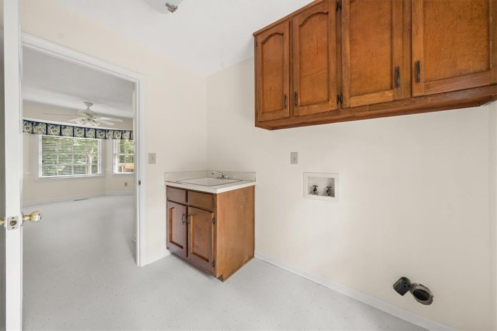 127 Roe Hampton Lane Southwest Stone Mountain, GA 30087 - Photo 25 of 51