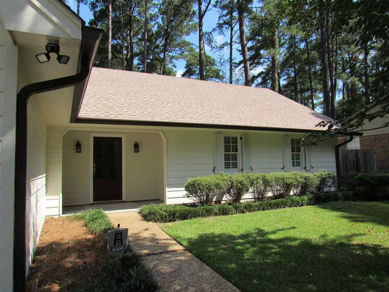220 Fox Meadows Road Jackson, MS 39212 - Photo 2 of 33 Photo 2