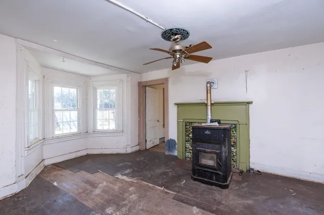 $215,000 | 5818 Lee Jackson Highway, Raphine, VA 24472