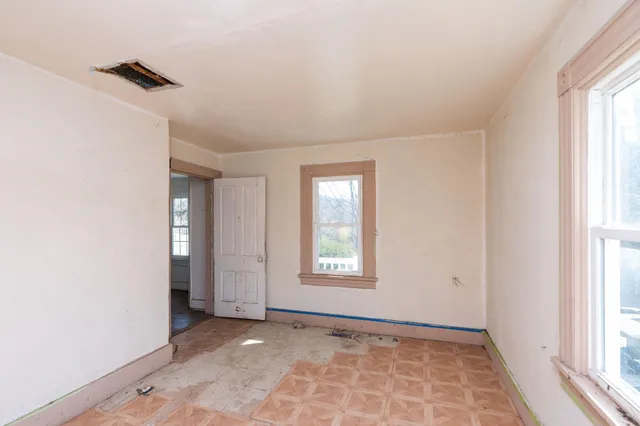 $215,000 | 5818 Lee Jackson Highway, Raphine, VA 24472