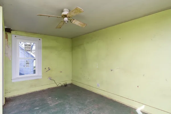 $215,000 | 5818 Lee Jackson Highway, Raphine, VA 24472