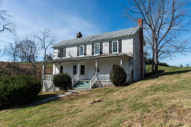 $215,000 | 5818 Lee Jackson Highway, Raphine, VA 24472