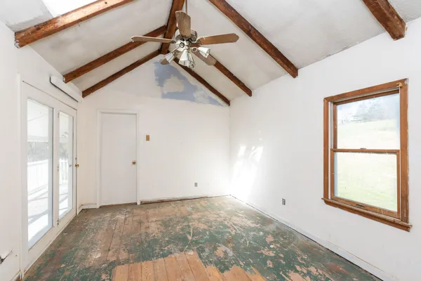 $215,000 | 5818 Lee Jackson Highway, Raphine, VA 24472