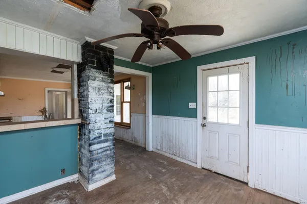 $215,000 | 5818 Lee Jackson Highway, Raphine, VA 24472
