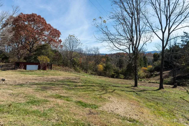 $215,000 | 5818 Lee Jackson Highway, Raphine, VA 24472