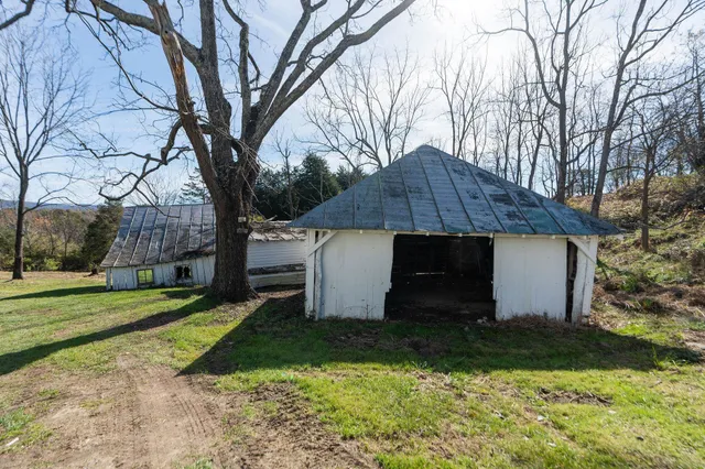 $215,000 | 5818 Lee Jackson Highway, Raphine, VA 24472