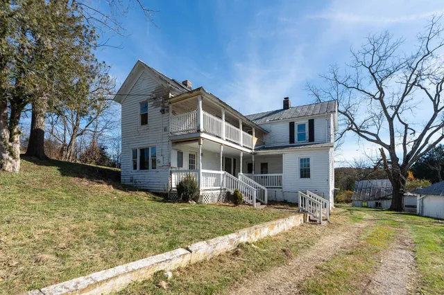 $215,000 | 5818 Lee Jackson Highway, Raphine, VA 24472