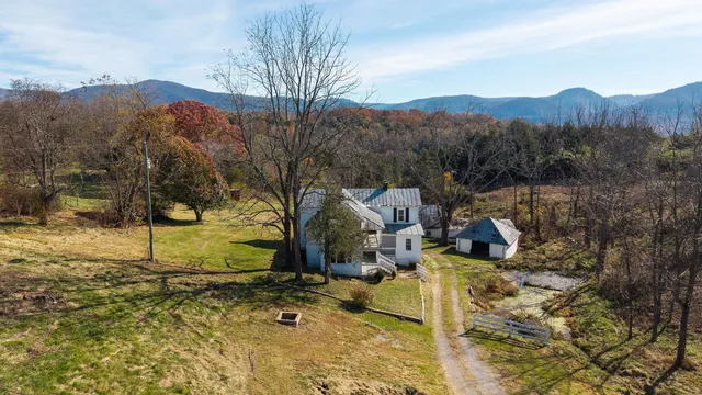 $215,000 | 5818 Lee Jackson Highway, Raphine, VA 24472