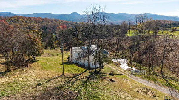 $215,000 | 5818 Lee Jackson Highway, Raphine, VA 24472
