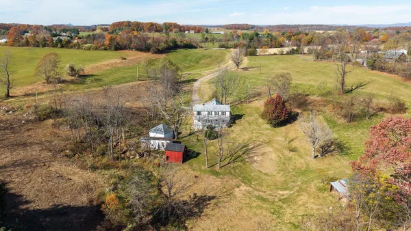 $215,000 | 5818 Lee Jackson Highway, Raphine, VA 24472