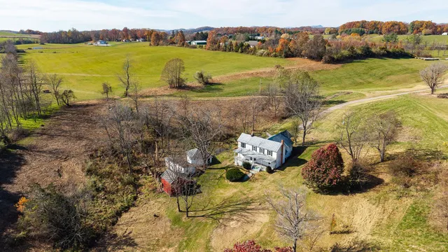 $215,000 | 5818 Lee Jackson Highway, Raphine, VA 24472