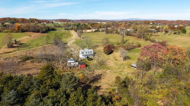 $215,000 | 5818 Lee Jackson Highway, Raphine, VA 24472