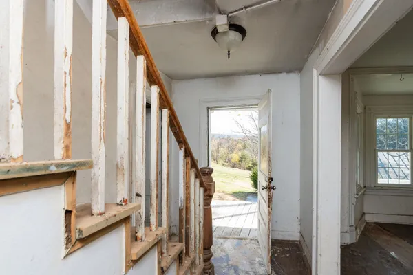 $215,000 | 5818 Lee Jackson Highway, Raphine, VA 24472