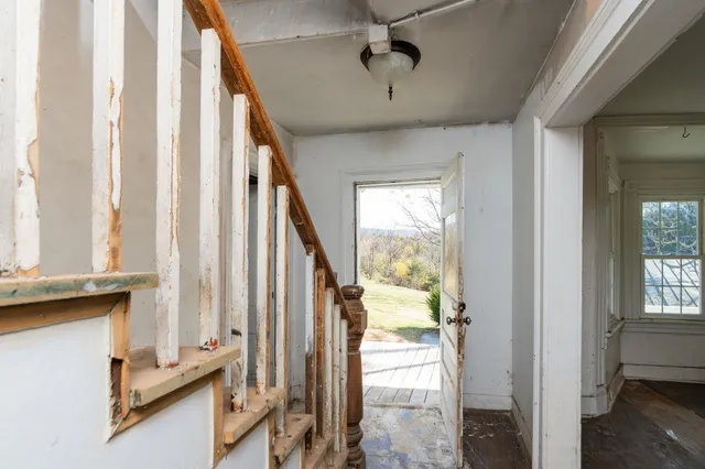 $215,000 | 5818 Lee Jackson Highway, Raphine, VA 24472