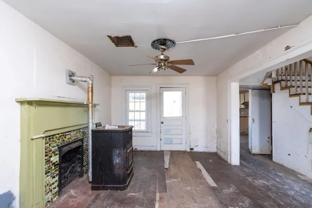 $215,000 | 5818 Lee Jackson Highway, Raphine, VA 24472