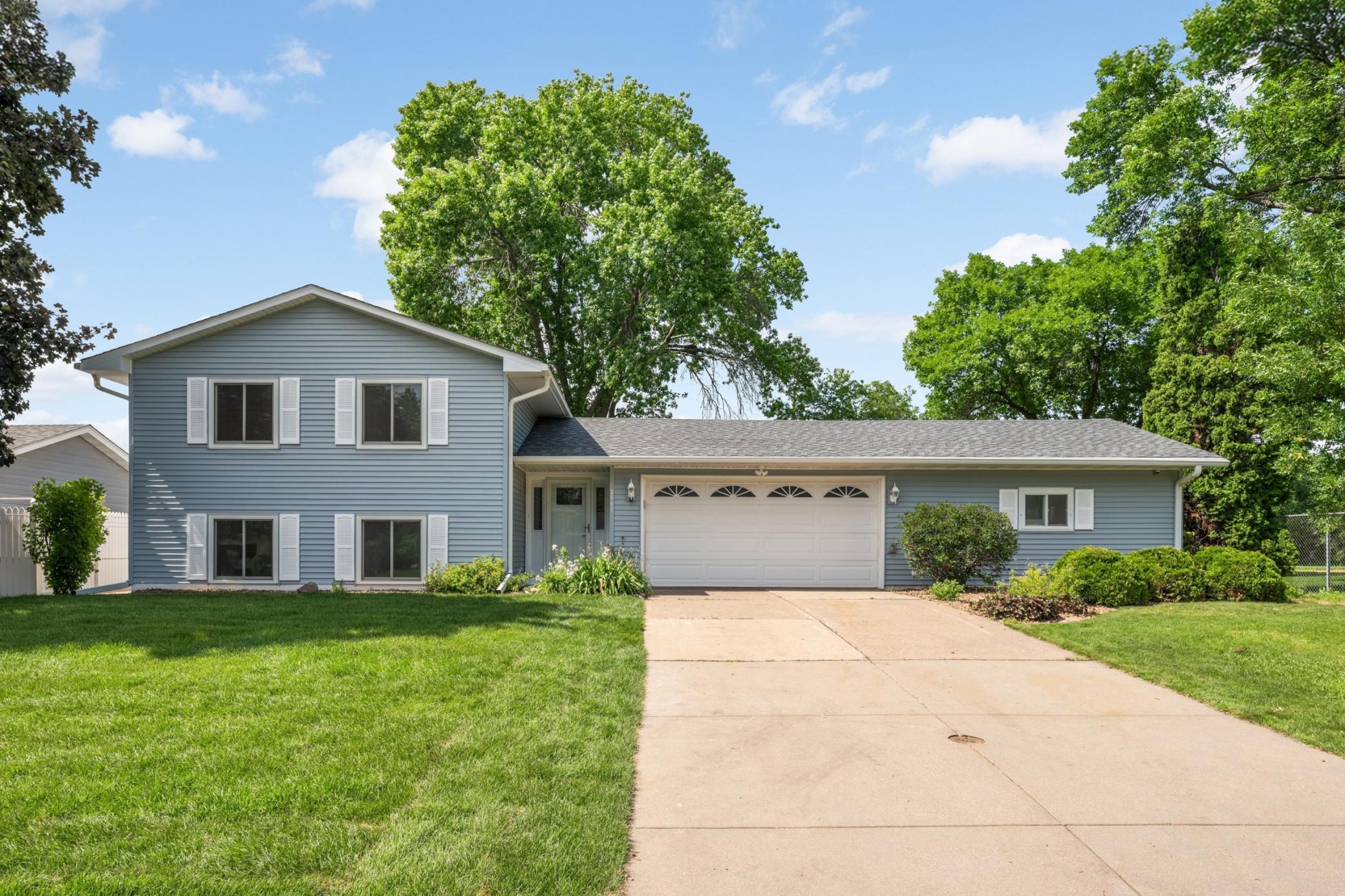 3947 Beryl Road Eagan, MN 55122 - Photo 2 of 43