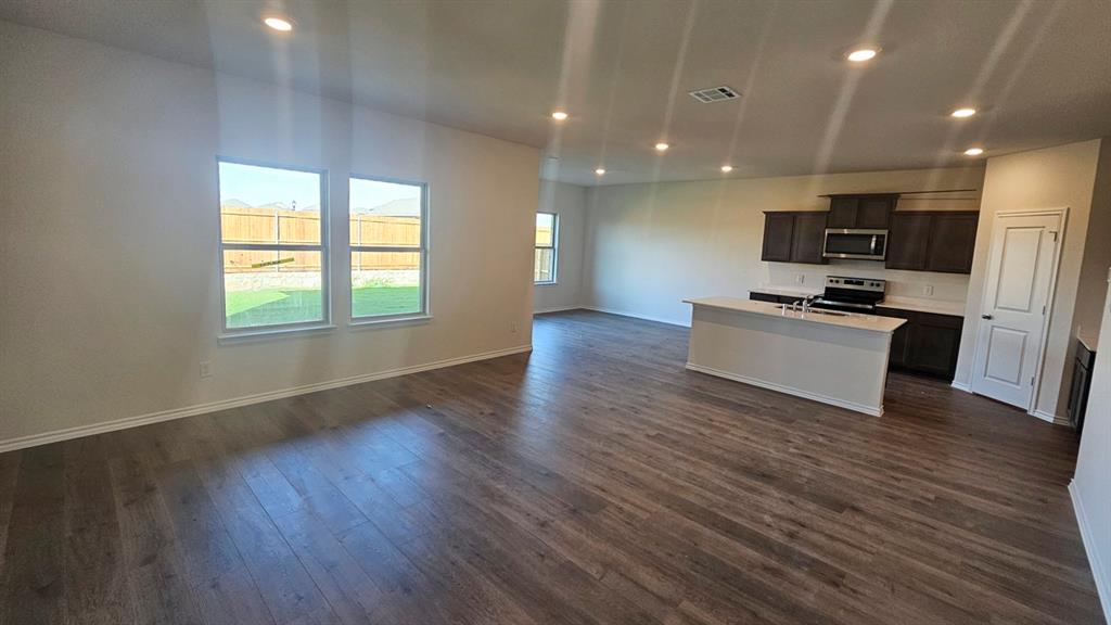 228 Pheasant Run Road Terrell, TX 75160 - Photo 10 of 17 Kitchen