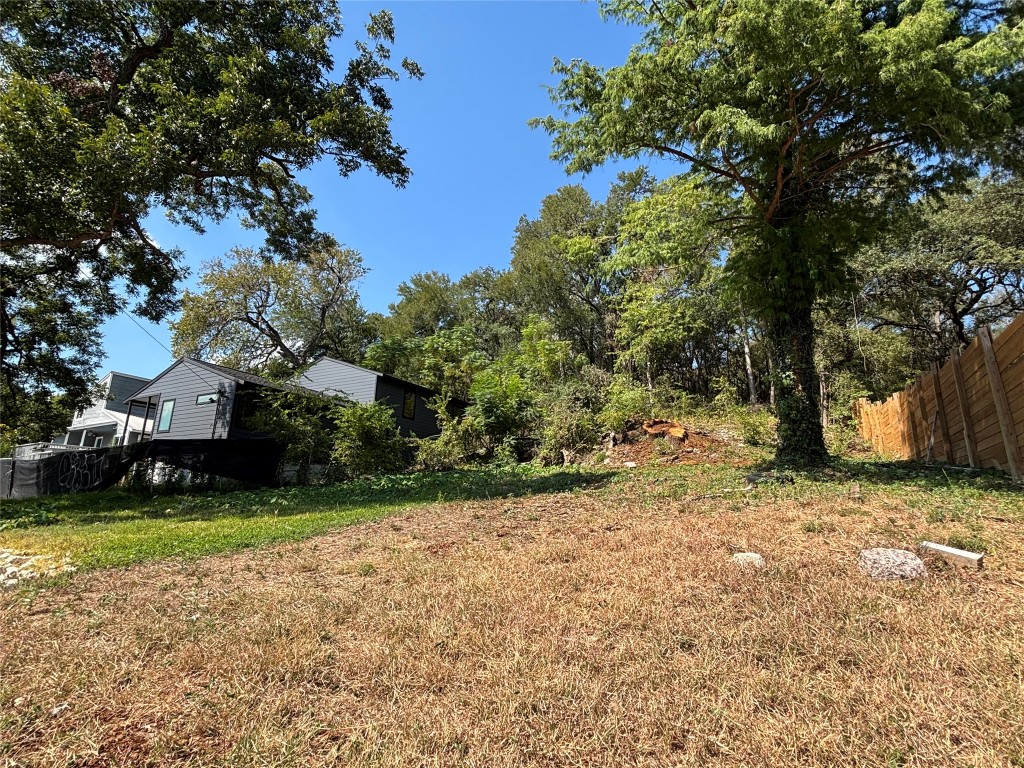 3600 Oak Springs Drive Austin, TX 78721 - Photo 4 of 7