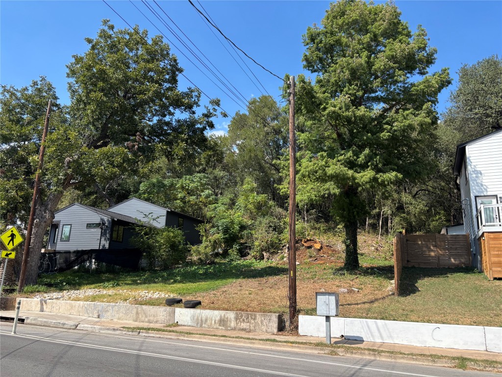 3600 Oak Springs Drive Austin, TX 78721 - Photo 6 of 7