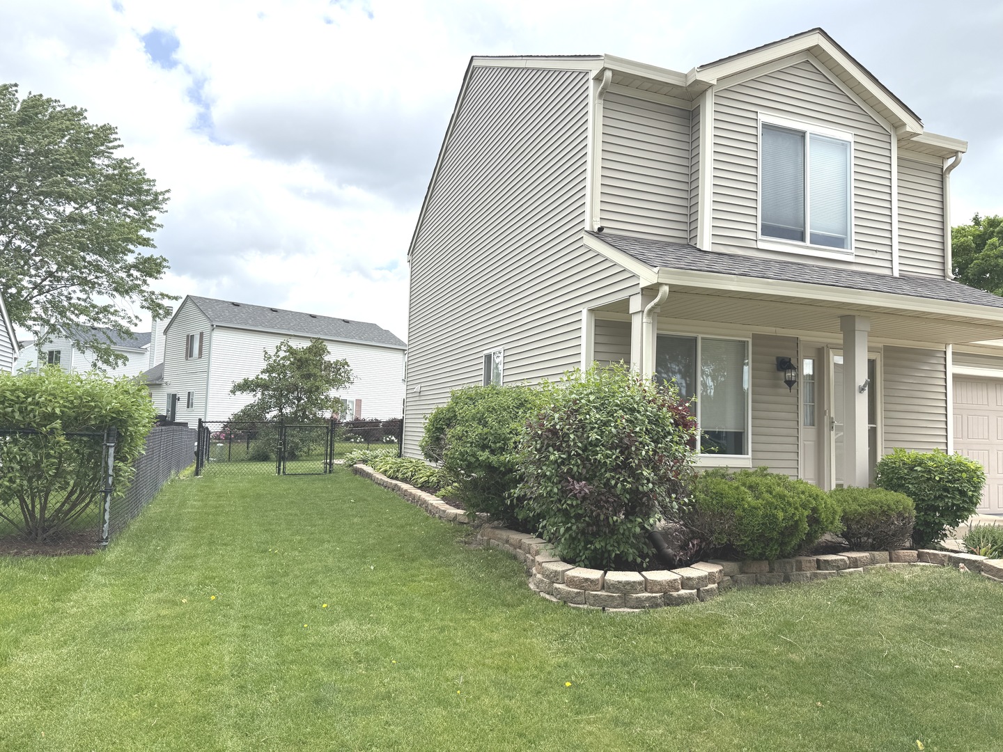 1418 Ridge Road South Elgin, IL 60177 - Photo 4 of 36