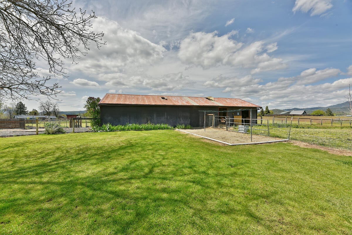 4670 Winnetka Road White City, OR 97503 - Photo 33 of 36 29