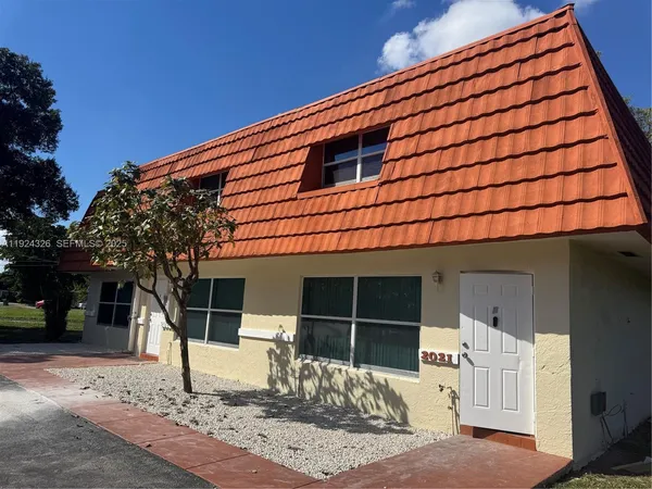$2,400 | 2021-2029 Northwest 59th Avenue, Unit 1, Lauderhill, FL 33313