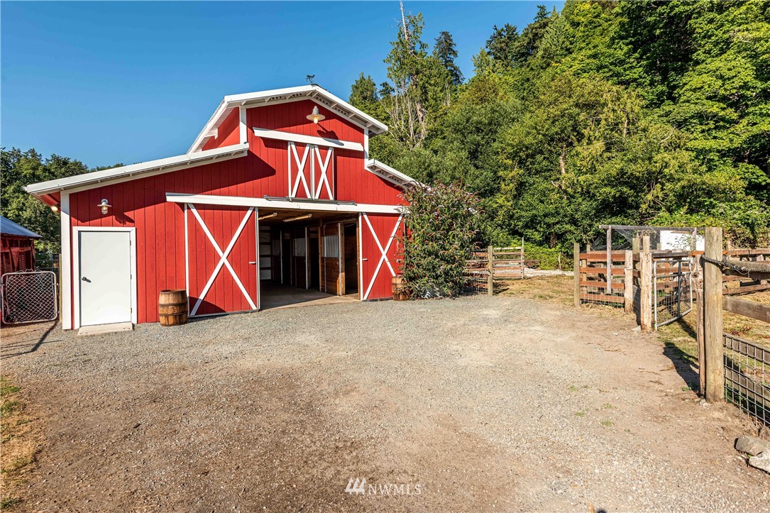 7565 Maxwelton Road Clinton, WA 98236 - Photo 32 of 40 Gallery Image 32
