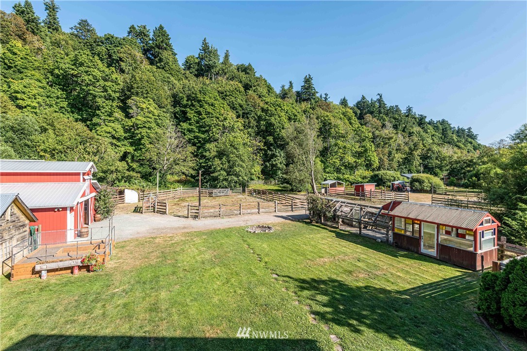 7565 Maxwelton Road Clinton, WA 98236 - Photo 36 of 40 Gallery Image 36