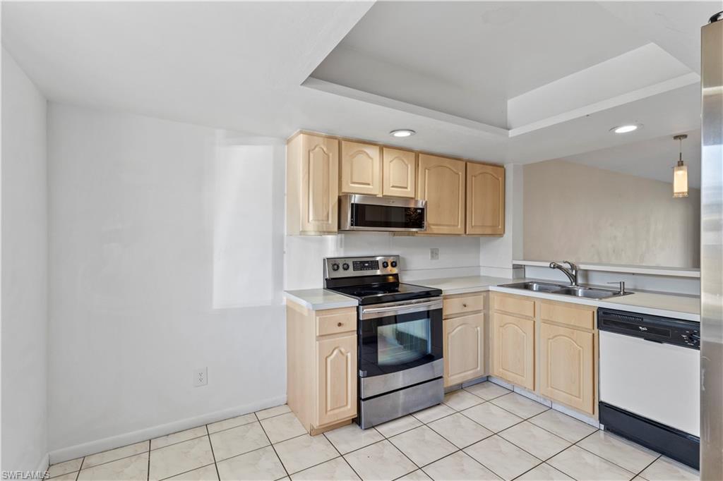 5697 Rattlesnake Hammock Road, Unit C105 Naples, FL 34113 - Photo 8 of 28