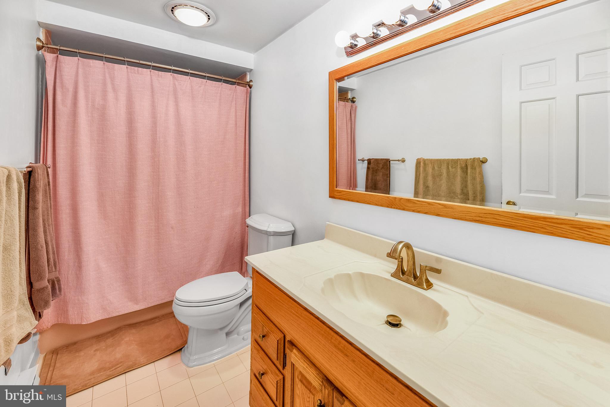 3 Deerpath Road Chalfont, PA 18914 - Photo 17 of 32 Primary bath