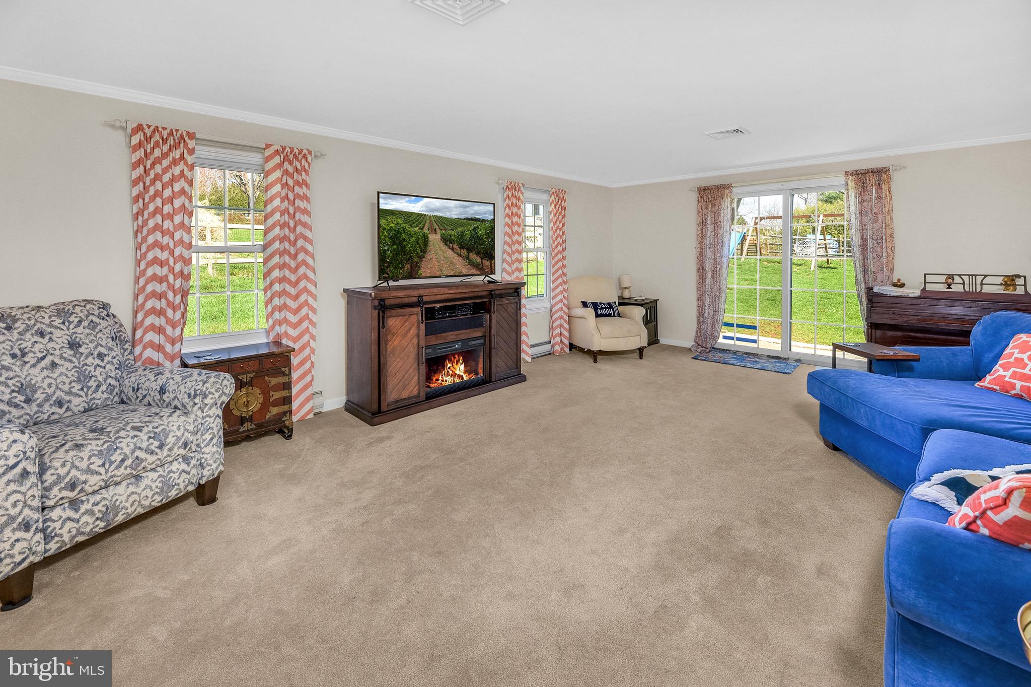 3 Deerpath Road Chalfont, PA 18914 - Photo 10 of 32 Living room