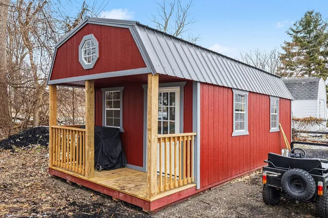 $250,000 | 291 Ackerson Lake Drive, Jackson, MI 49201