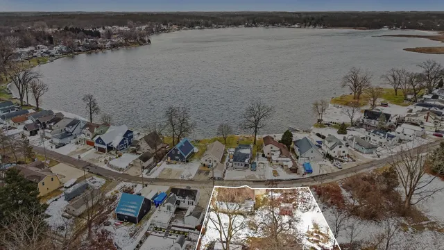 $250,000 | 291 Ackerson Lake Drive, Jackson, MI 49201