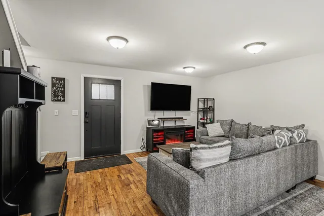 $250,000 | 291 Ackerson Lake Drive, Jackson, MI 49201