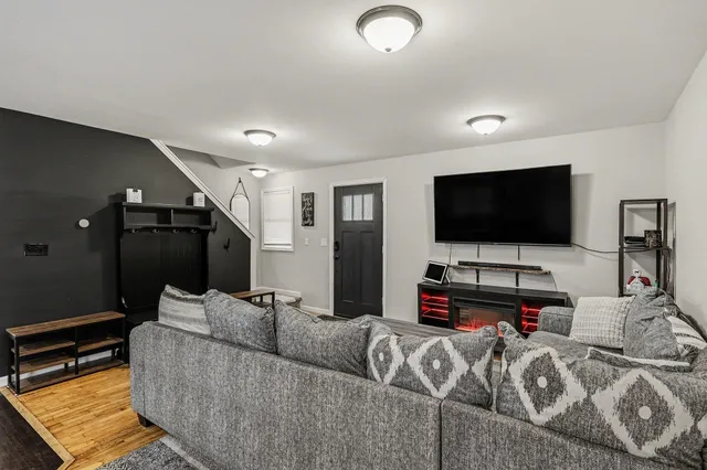 $250,000 | 291 Ackerson Lake Drive, Jackson, MI 49201