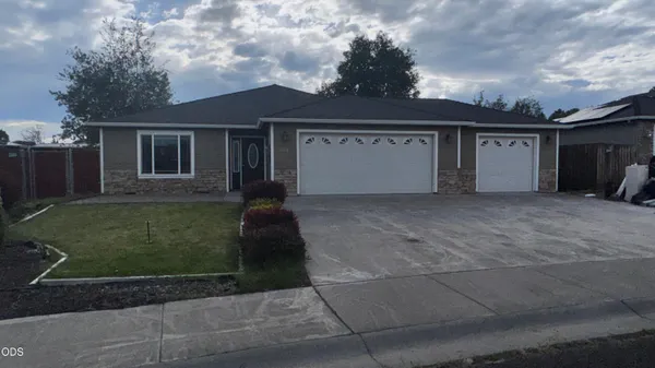$379,900 | 3316 Paramont Street, Klamath Falls, OR 97603