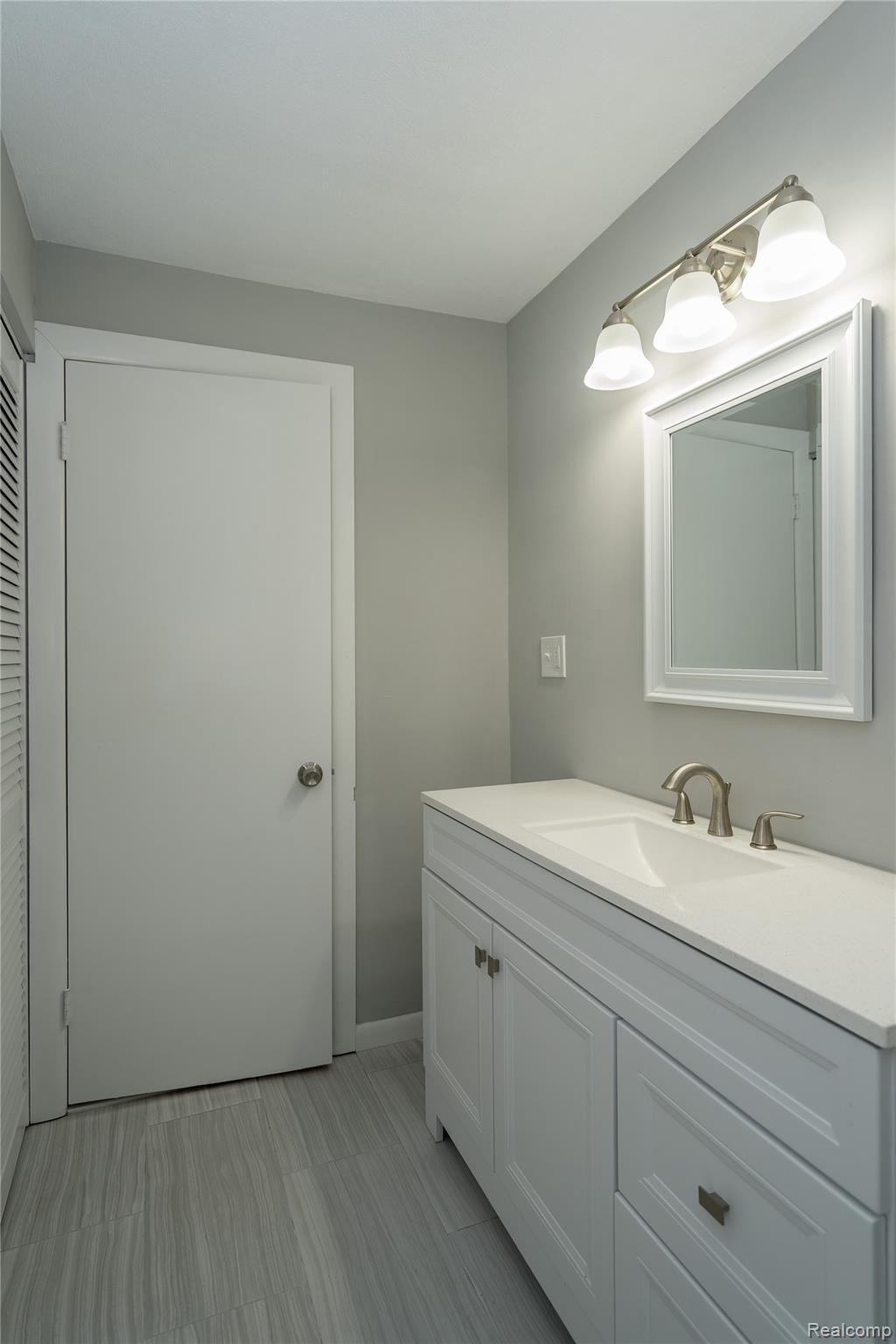 2572 North Trail Road Walled Lake, MI 48390 - Photo 42 of 59 DSC05631.jpg