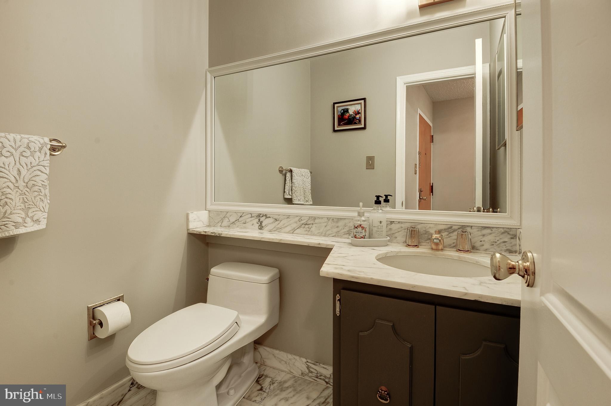 1101 South Arlington Ridge Road, Unit 106 Arlington, VA 22202 - Photo 25 of 33