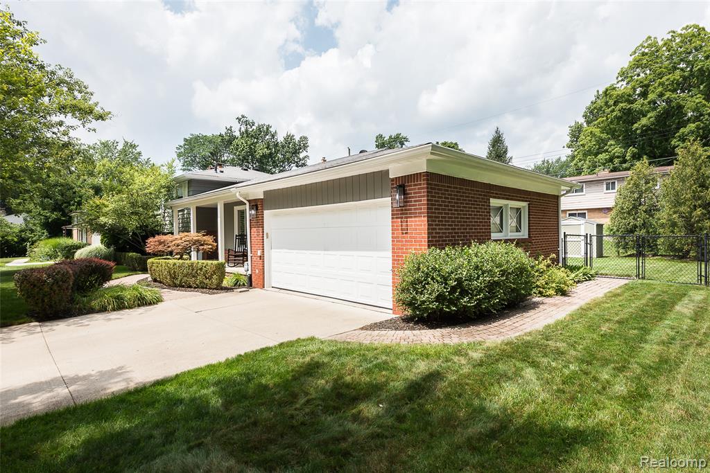 32314 Craftsbury Road Farmington Hills, MI 48334 - Photo 25 of 32